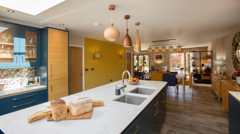 img chameleonintmain 768x431