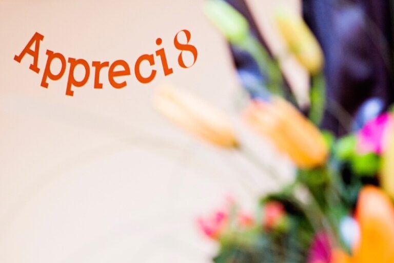 0 p1el16usa1lae1p501jvc1j8a2v64 768x513