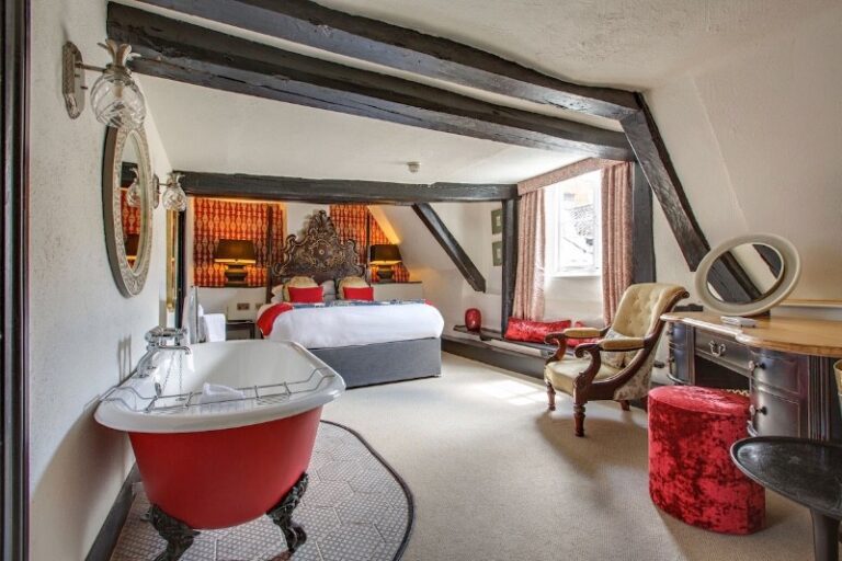 12 p1hlgm296n1iqq93p1bdhb0s30d4 768x512