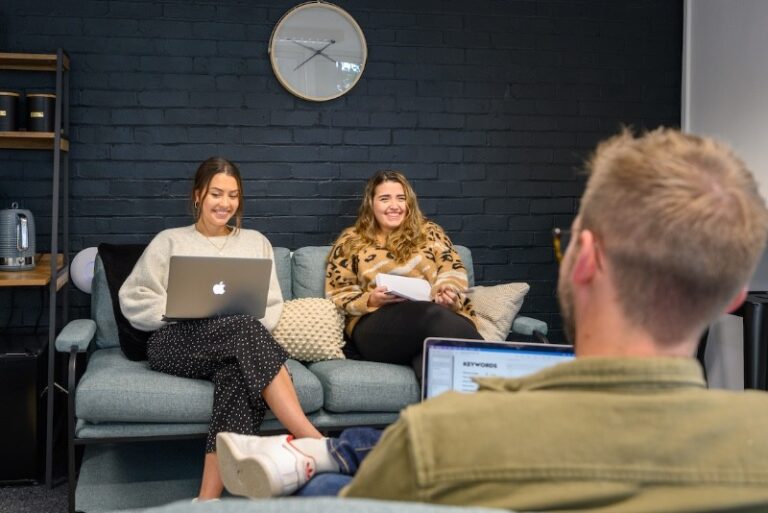 9 p1hltkauq91c3g1n3omhi1npb7eoa 768x513