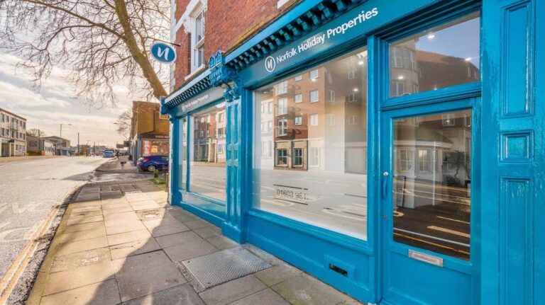 img norfolkholidaypropoffice1132 768x431