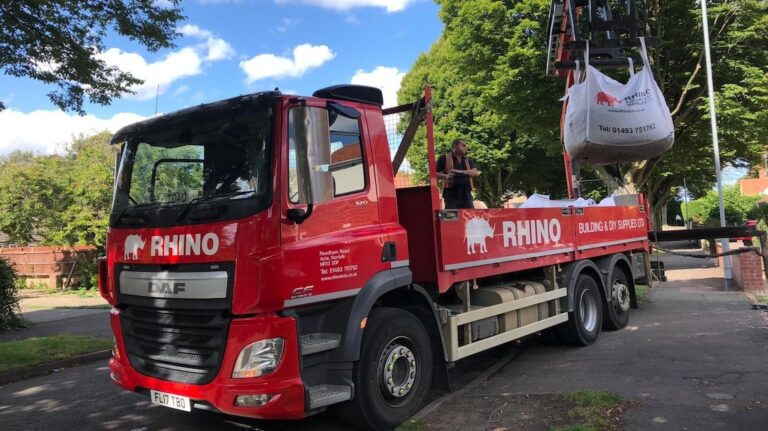 img rhino1132 768x431