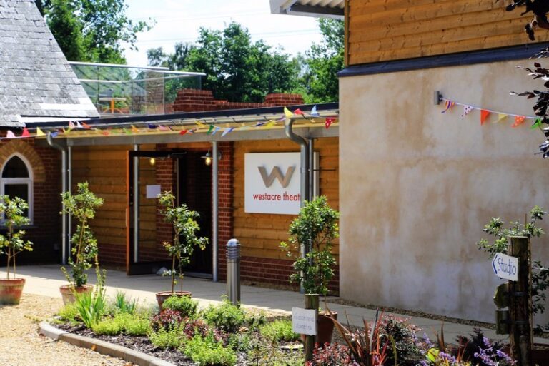 0 p19pnkk27r1k6c1grr85p1mq6p8k4 768x513