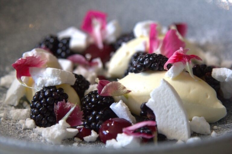 12 p1hlgo17p814go6t616js1j4mp4d7 768x512