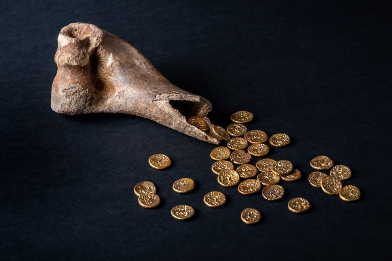 Sedgeford Hoard 768x512