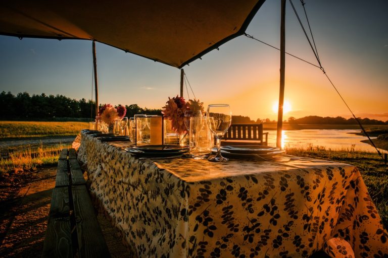 BBQ Hut Dining experience 768x512