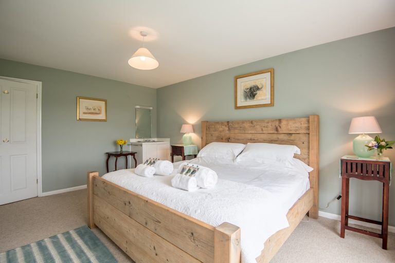 Bedroom at Majors Lodge 768x512