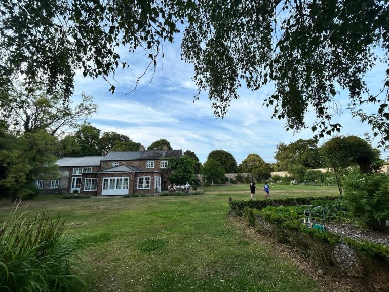 Stable Cottage Garden 768x576